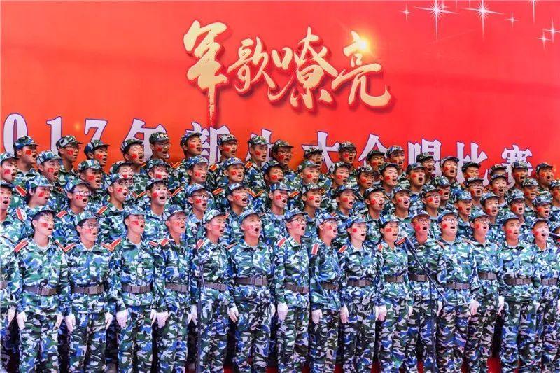 扶摇：当杨幂饰演的扶摇正要自刎的时候是谁出现救了她呢？游戏画面